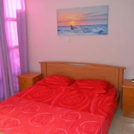 28, Profiti Ilias Str, Studio